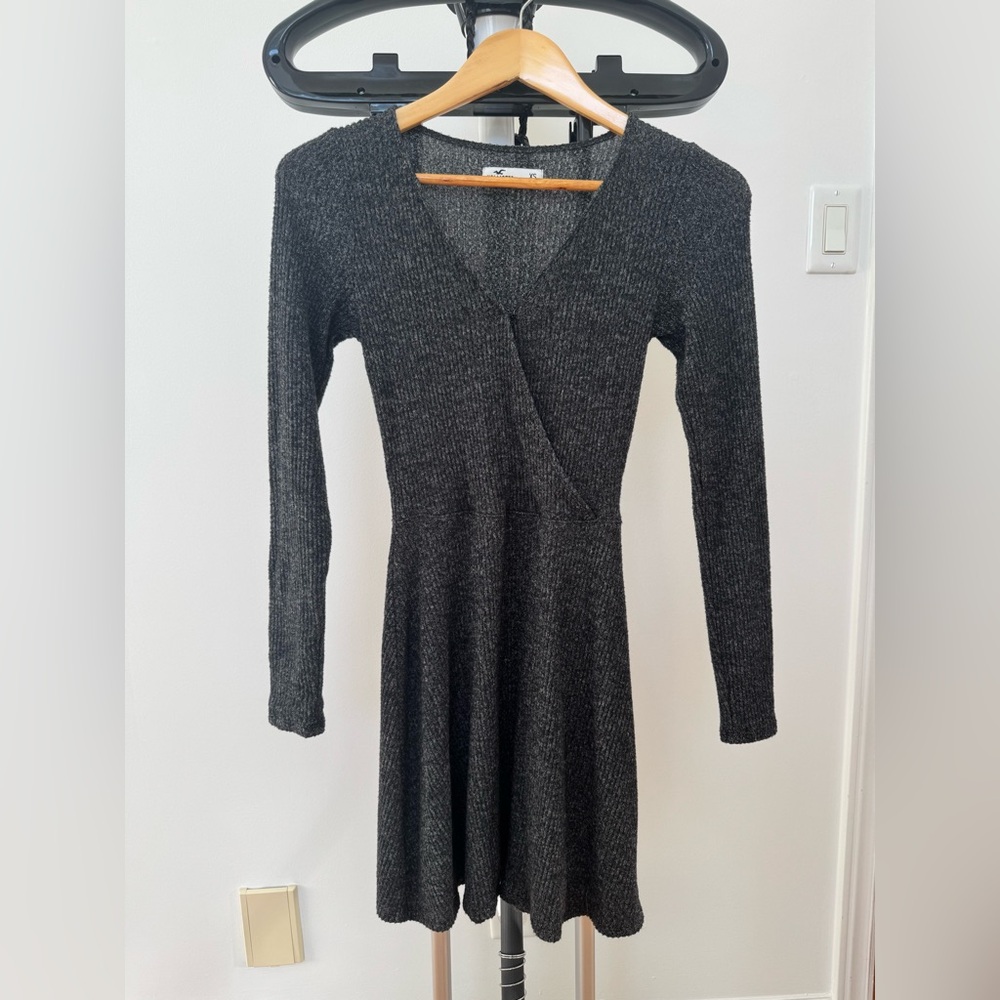American Eagle - Grey Long-Sleeved Sweater Dress - XS (used)